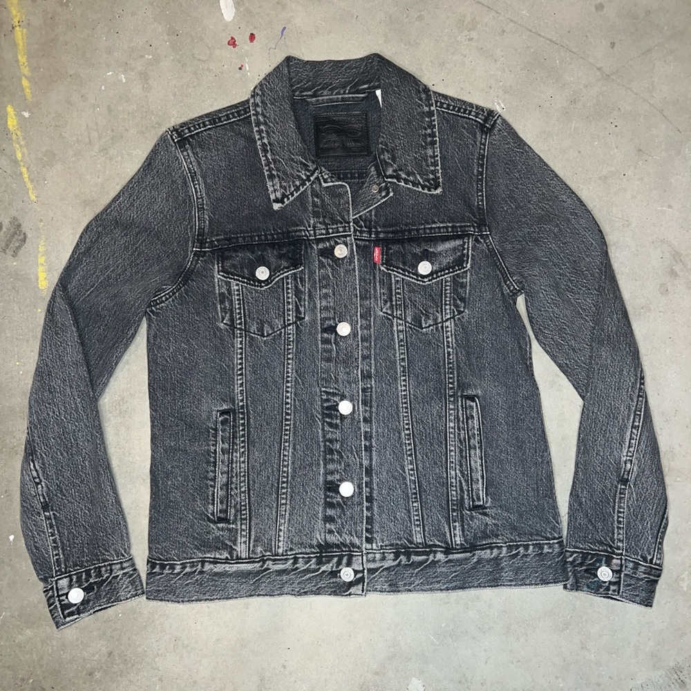 Levis Jacket Women's Size Medium Black Wash Denim.